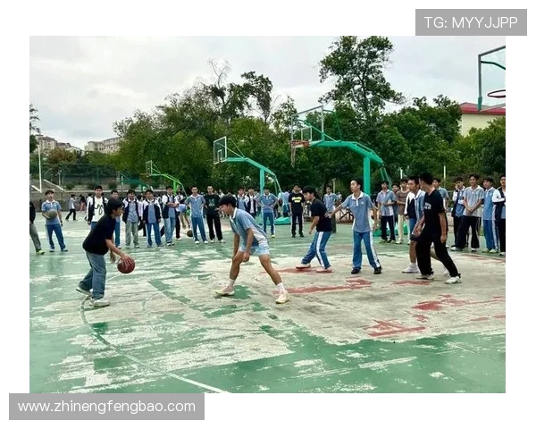 篮球燃梦青春激扬赛场展现团队拼搏与永不言弃精神 篮球燃梦青春激扬赛场展现团队拼搏与永不言弃精神