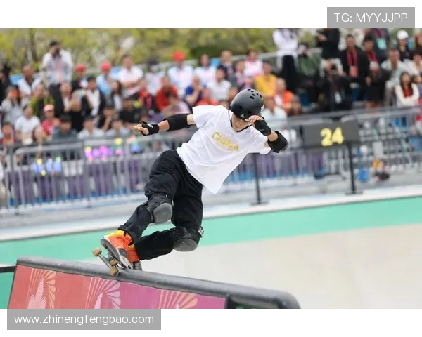 成都滑板精英赛精彩点评：滑板队展现出卓越灵活性与团队默契