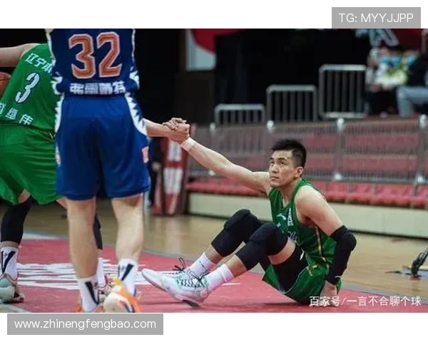 武汉篮球队与上海篮球队赛后复盘分析灵活性表现与战术调整