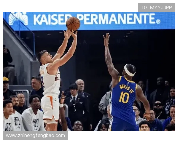 勇士与尼克斯对决精彩回顾球星表现与战术分析全景呈现 勇士与尼克斯对决精彩回顾球星表现与战术分析全景呈现